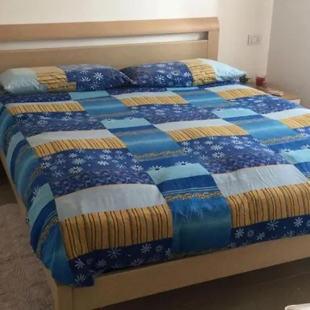 Trilocale Con Cortile بودوني