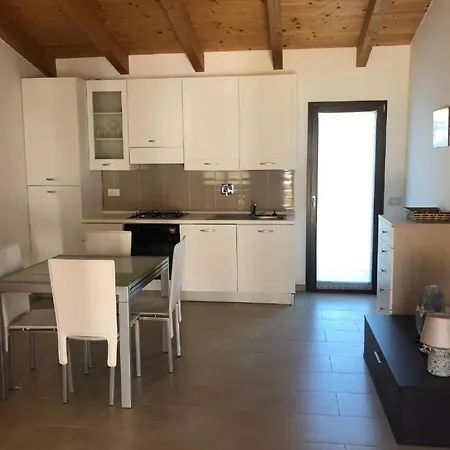 Trilocale Con Cortile بودوني