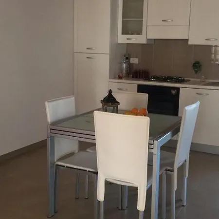 Trilocale Con Cortile ブドーニ