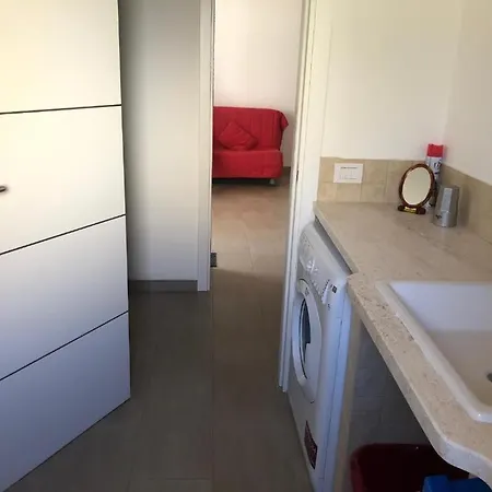 Trilocale Con Cortile * بودوني